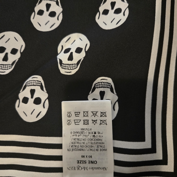 Scarf - Picture 3 of 3